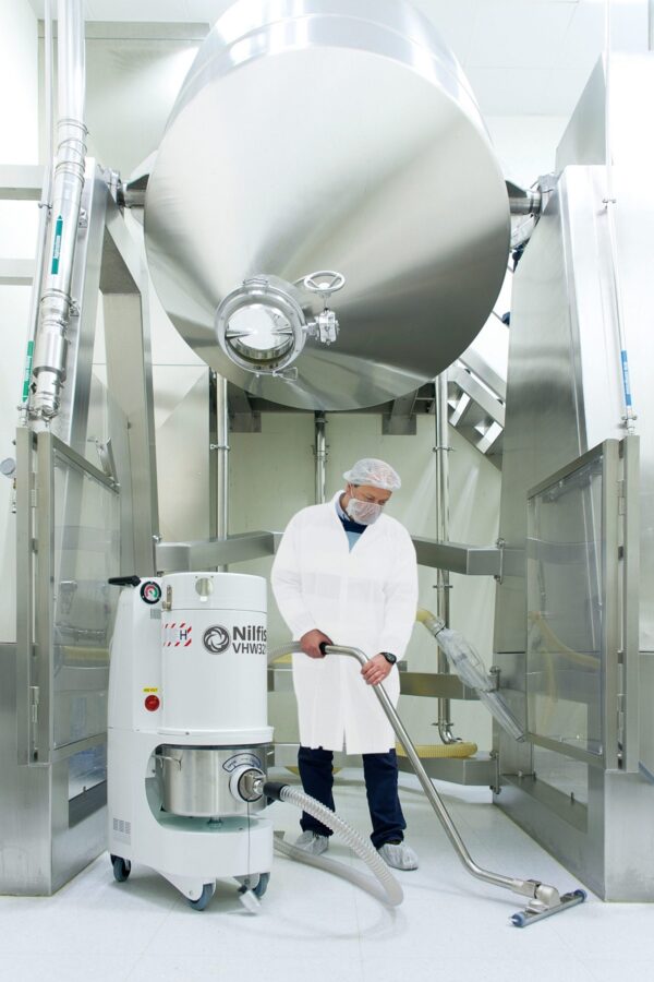 Aspirator industrial pentru sectorul alimentar si farmaceutic - container 46L - putere 2.2kW - VHW421 MC - Nilfisk