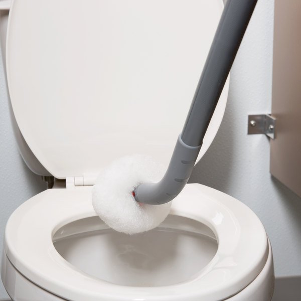 Kit pentru curatarea toaletei - Perie cu mâner de 66 cm cu unghi de curățare de 360° - ERGO - UNGER